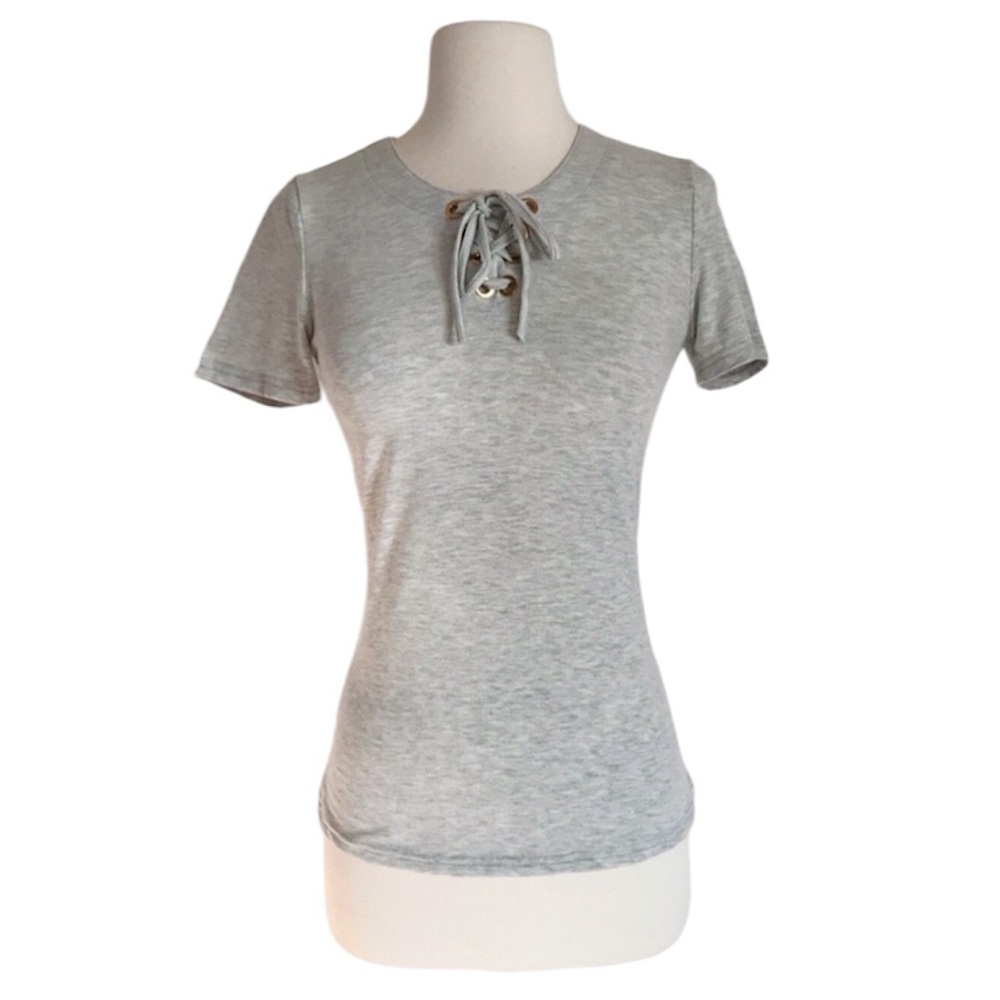 ✨HP✨ BE YOU TIFUL Lace Up Tee Top Medium Gray